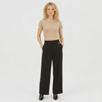 Women's short-sleeve knitted jumper with contrast scalloped trim