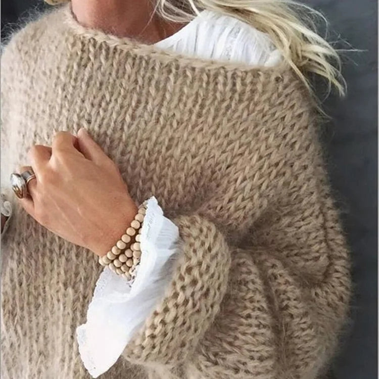 Women's textured knit jumper with round neck and long sleeves