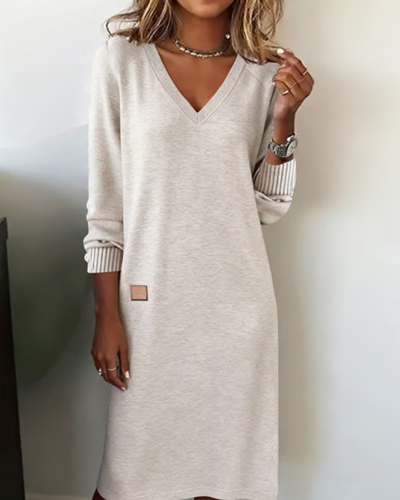 Women's long sleeve V-neck sweater midi dress with ribbed cuffs