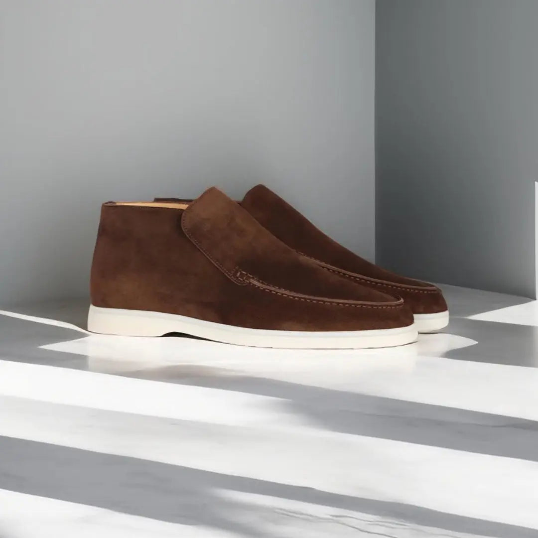 Men's stitched slip-on loafers with rounded toes and flat light soles