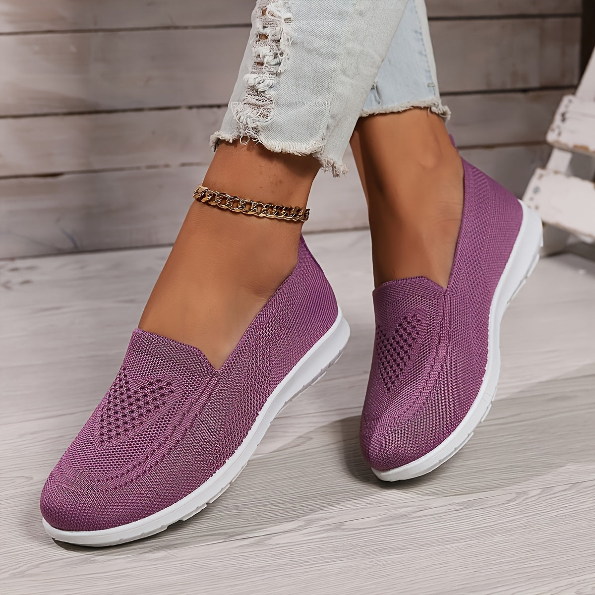 Women's knitted slip-on walking trainer with white flat sole
