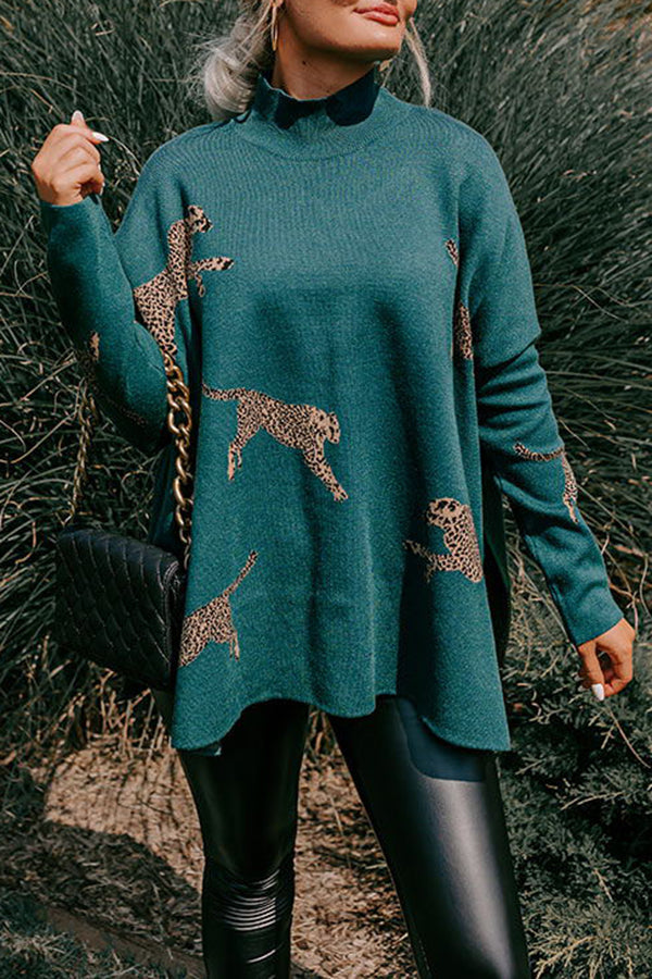 Women's relaxed leopard print sweatshirt with side slits