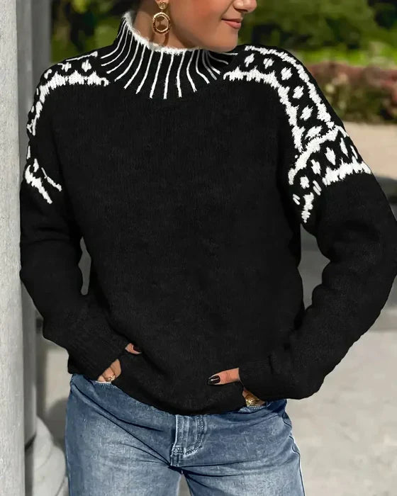 Women's knitted jumper with long sleeves
