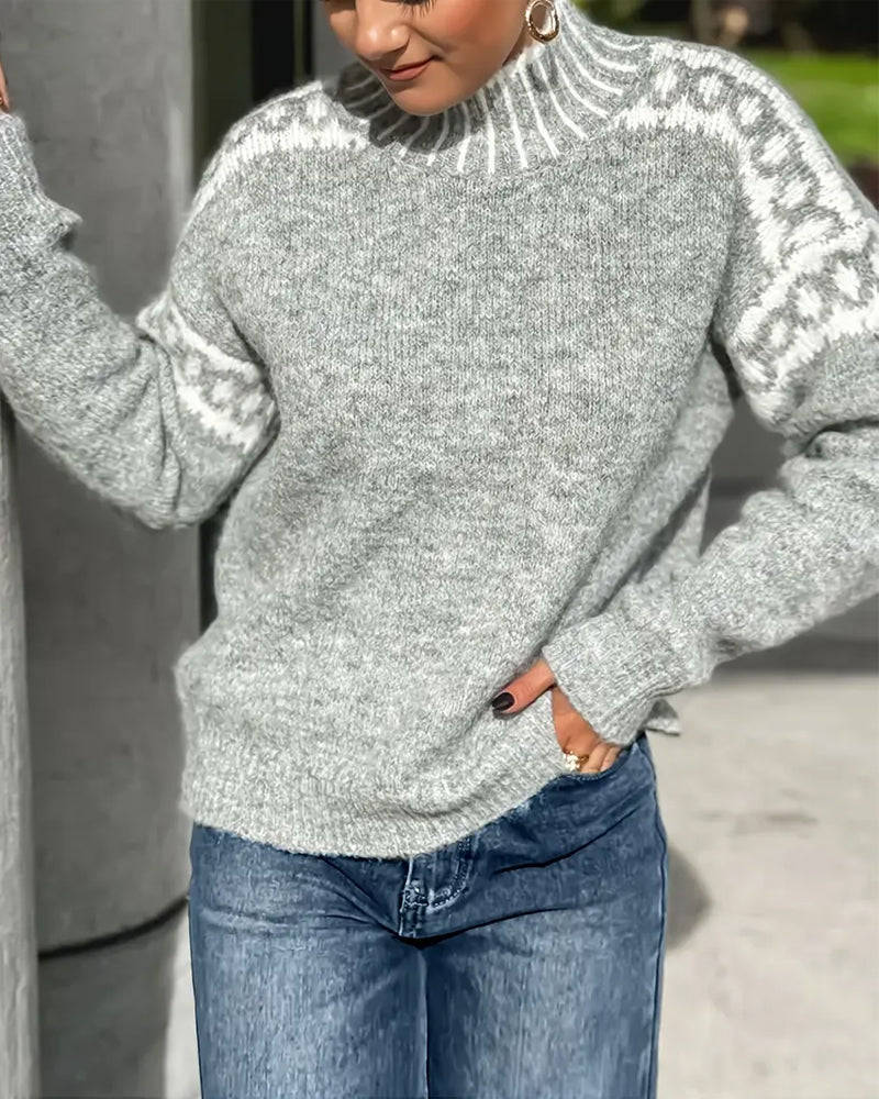 Women's knitted jumper with long sleeves