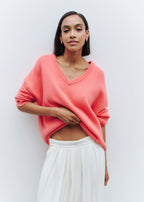 Women's oversized V-neck sweater with long sleeves and ribbed trims
