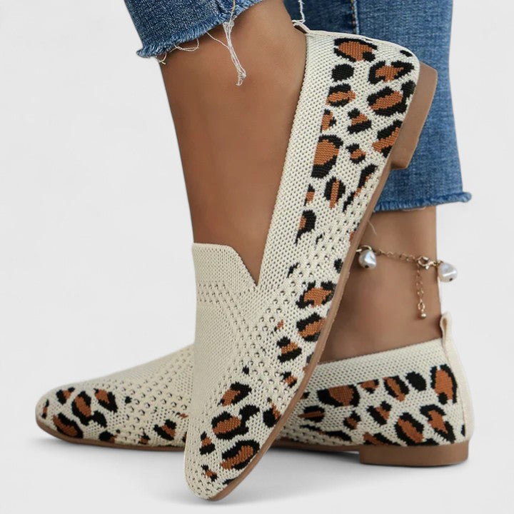 Women's textured round-toe slip-on flats with flat soles