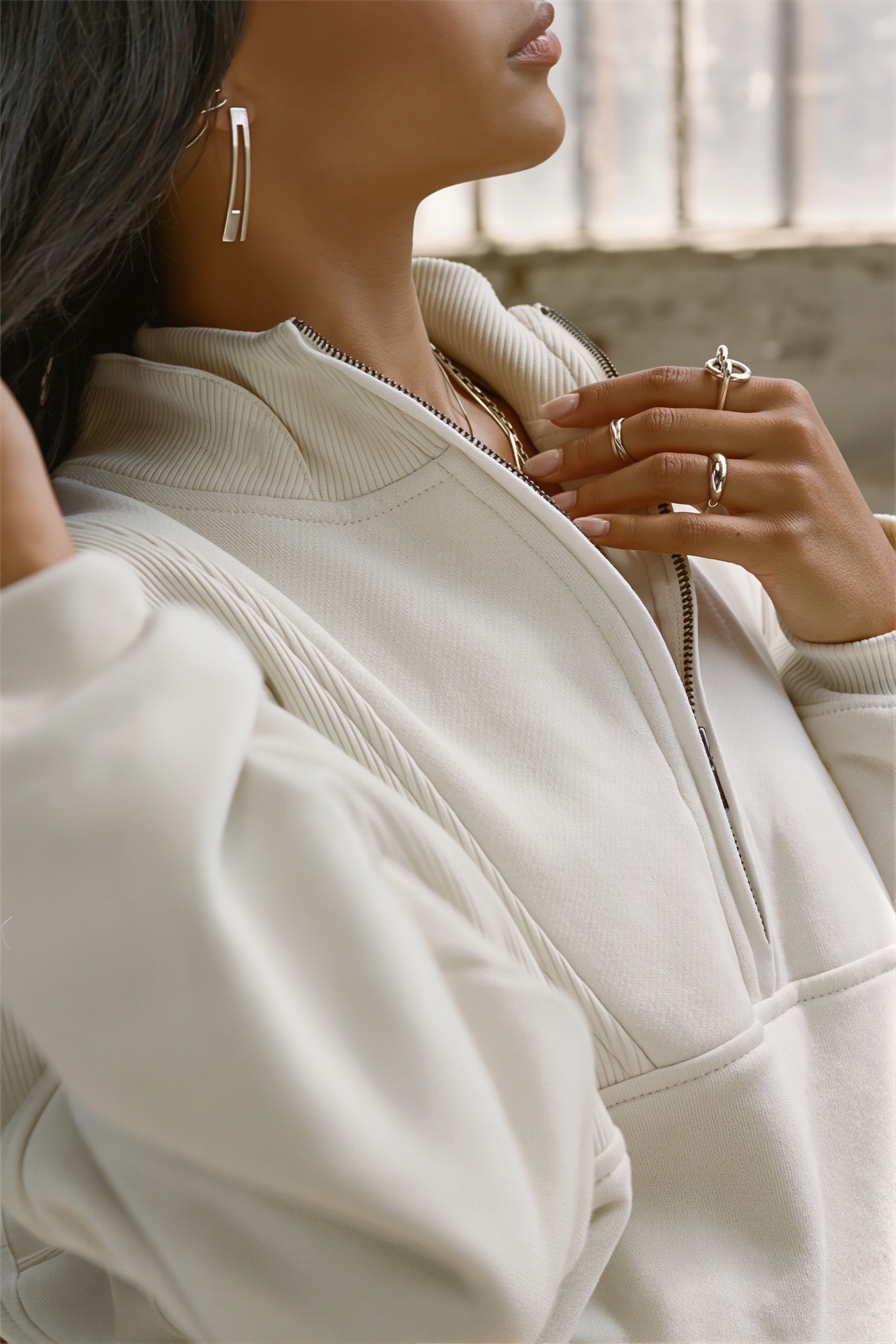 Women's oversized half-zip longline sweatshirt with stand collar