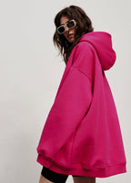 Women's oversized hoodie with hood, long sleeves and kangaroo pocket