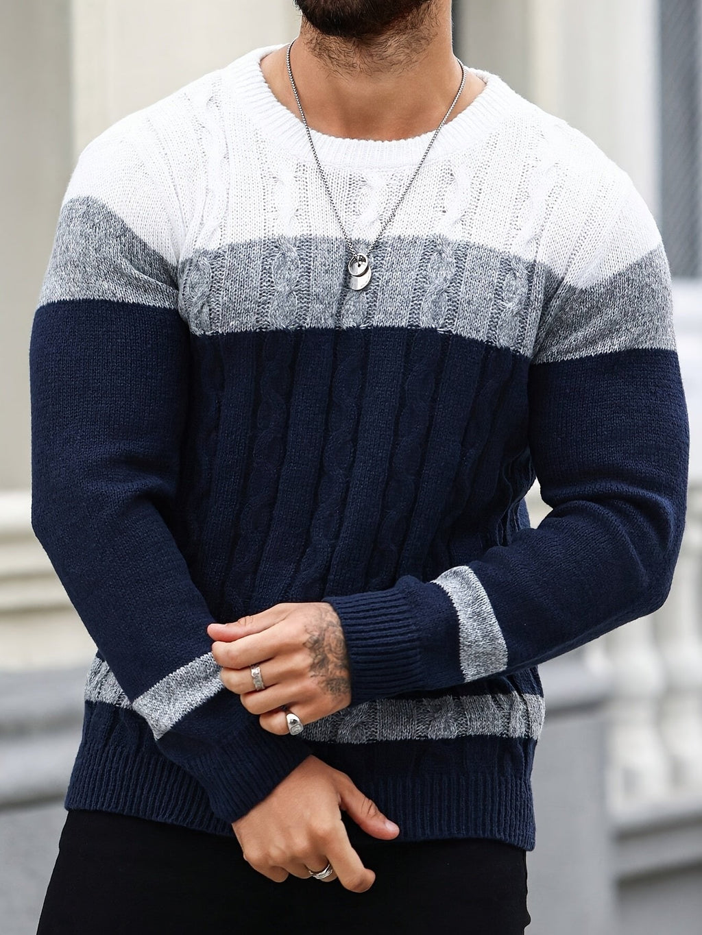 Men's long-sleeve colour-block cable knit sweater with crew neck