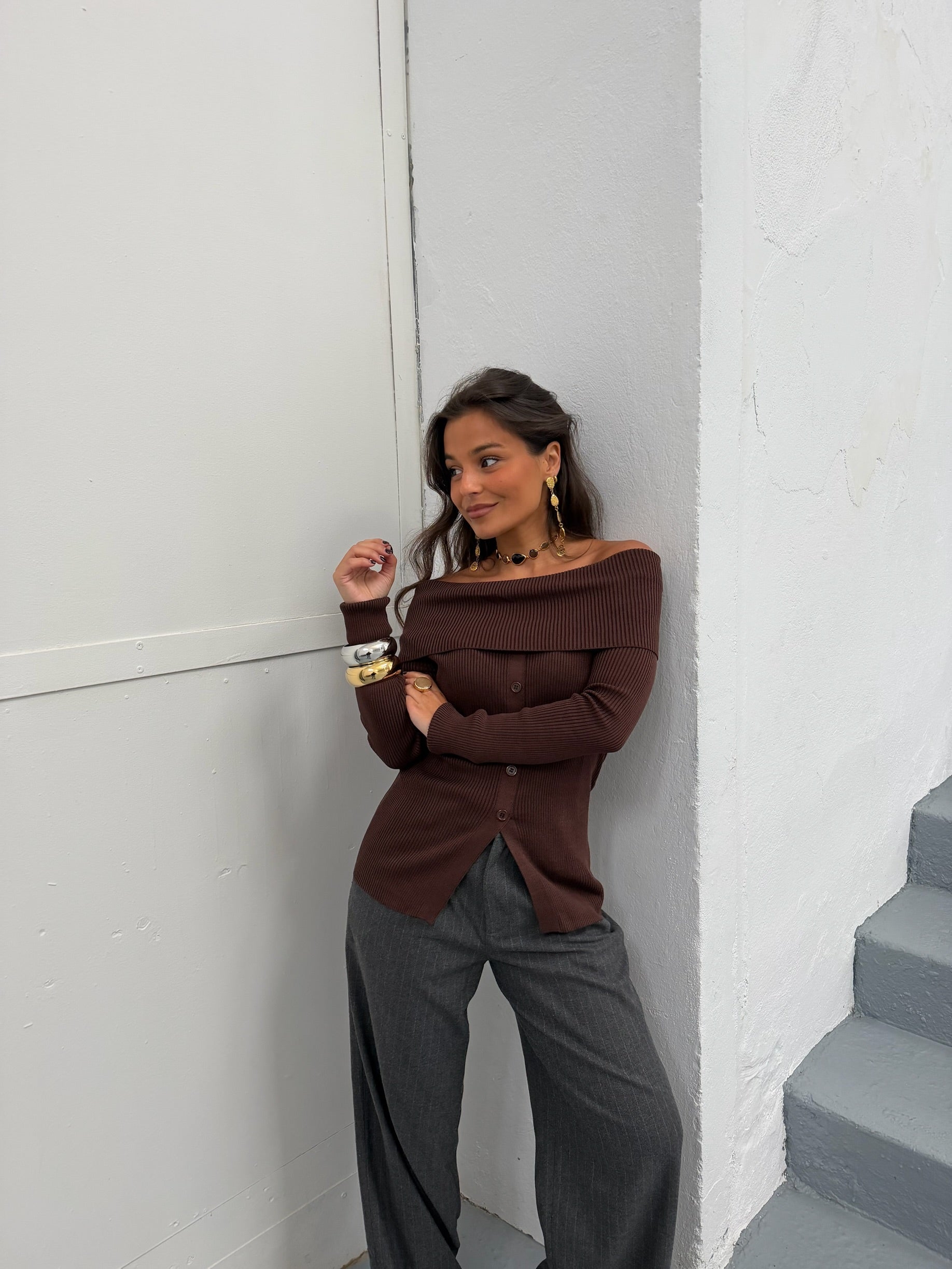 Women's brown ribbed off-shoulder sweater with buttons