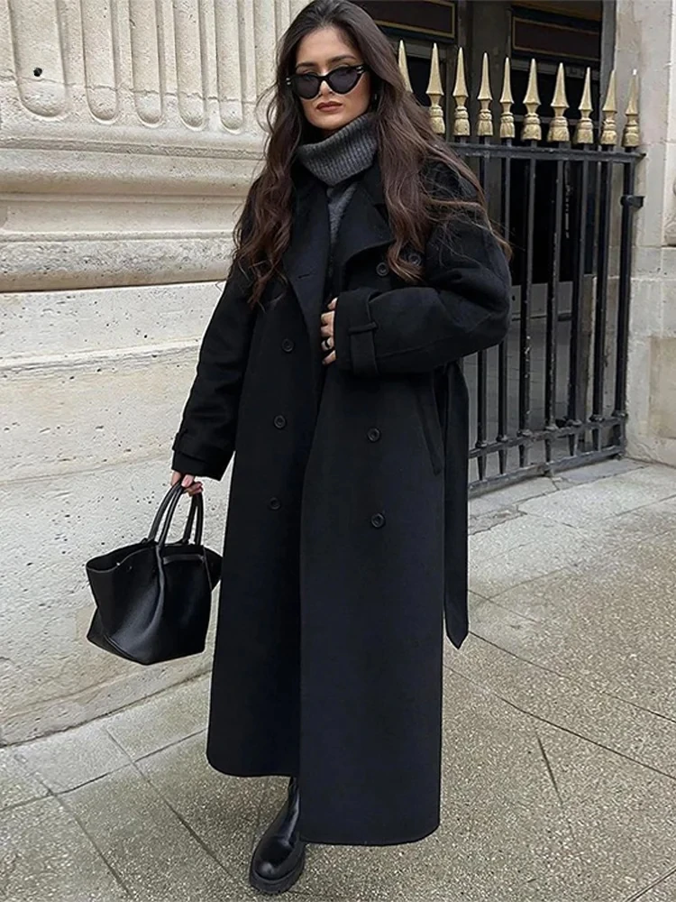 Women's long double-breasted trench coat with belt and notched collar