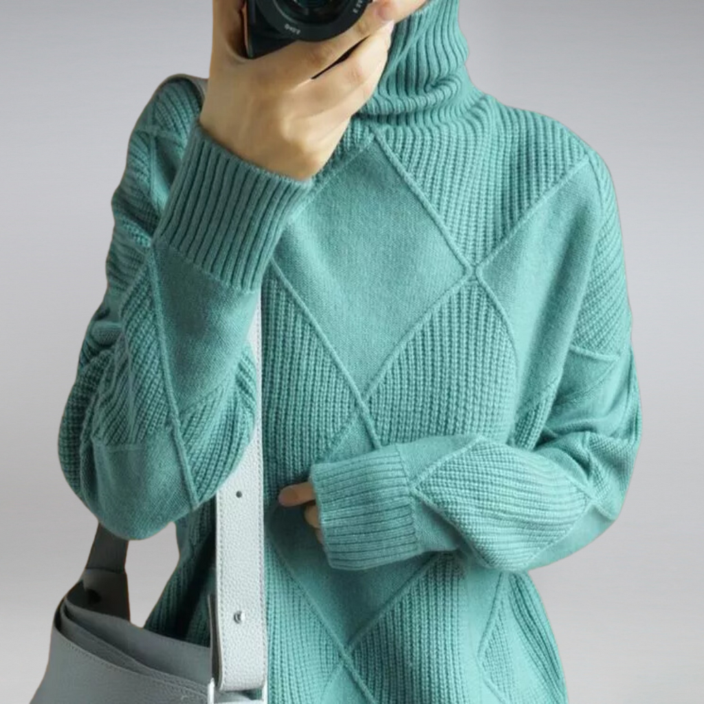 Women's diamond-pattern turtleneck sweater with long sleeves