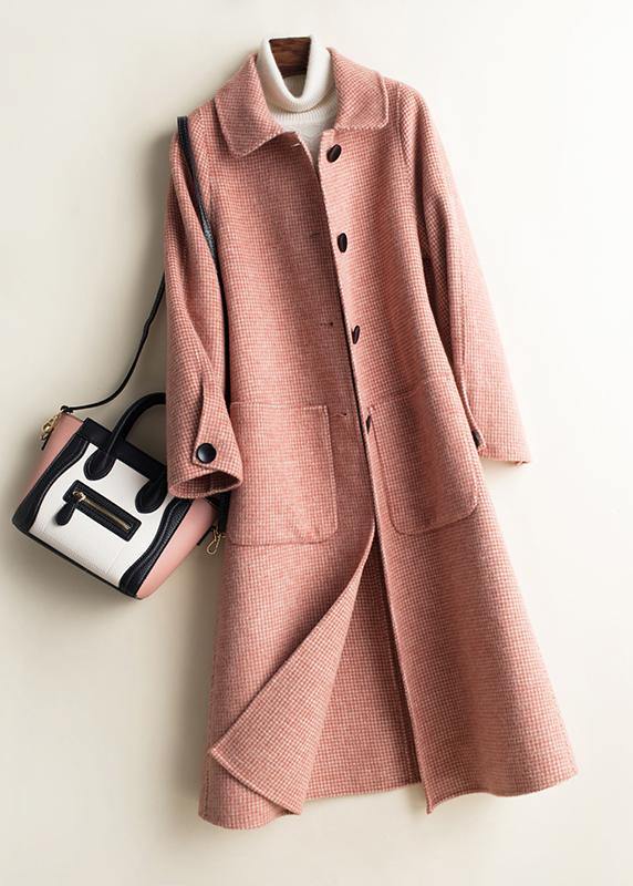 Women's checked long coat with Peter Pan collar, front buttons and patch pockets