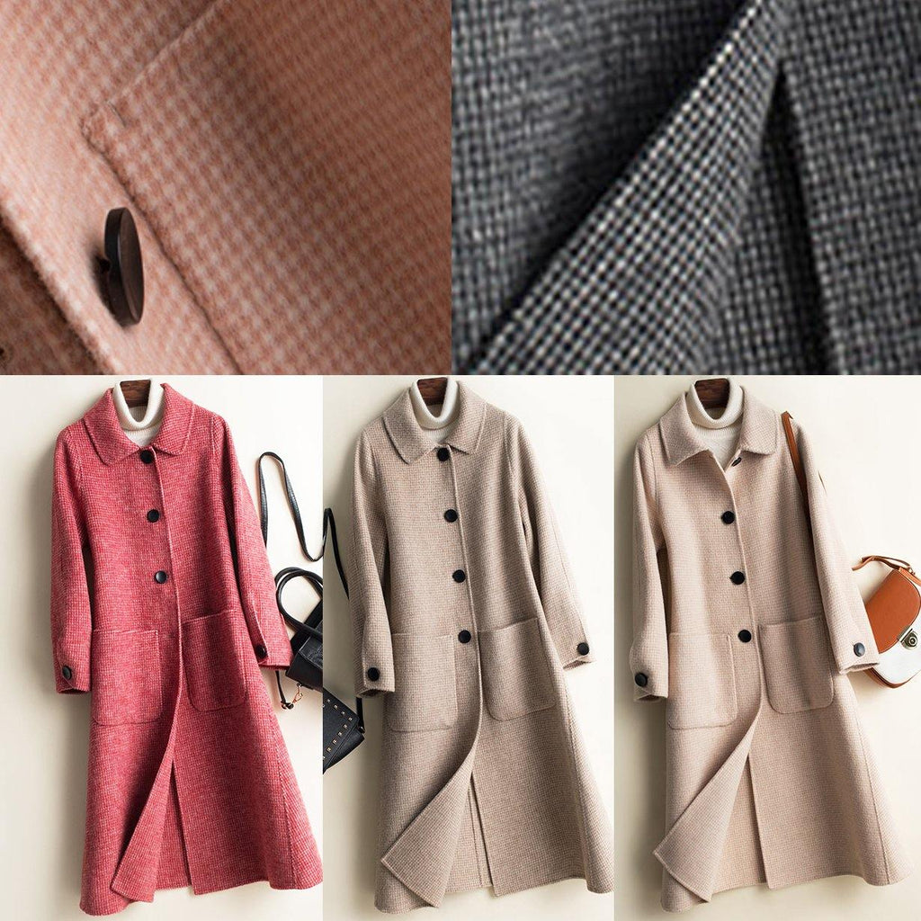 Women's checked long coat with Peter Pan collar, front buttons and patch pockets
