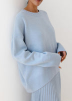 Women's oversized ribbed crew neck sweater with long sleeves