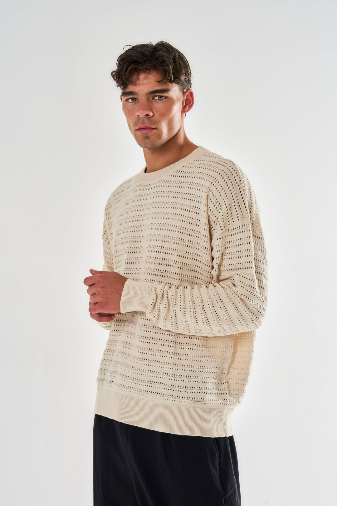 Men's beige textured openwork knit jumper with crew neck and long sleeves