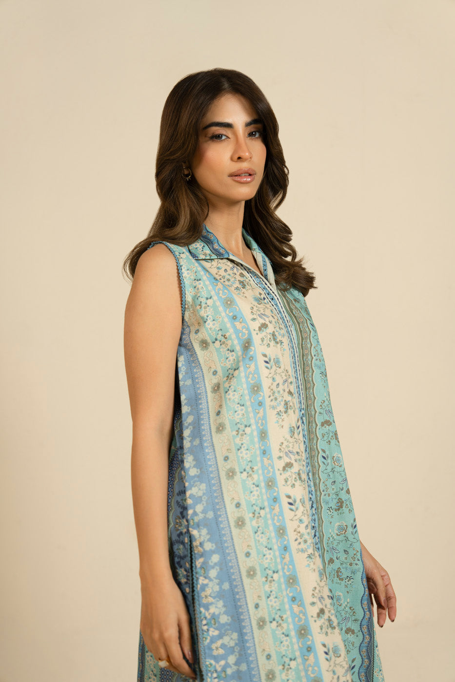 Women's blue floral striped sleeveless long blouse with collar
