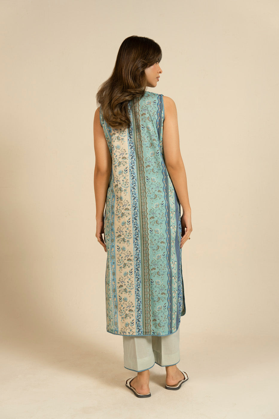 Women's blue floral striped sleeveless long blouse with collar