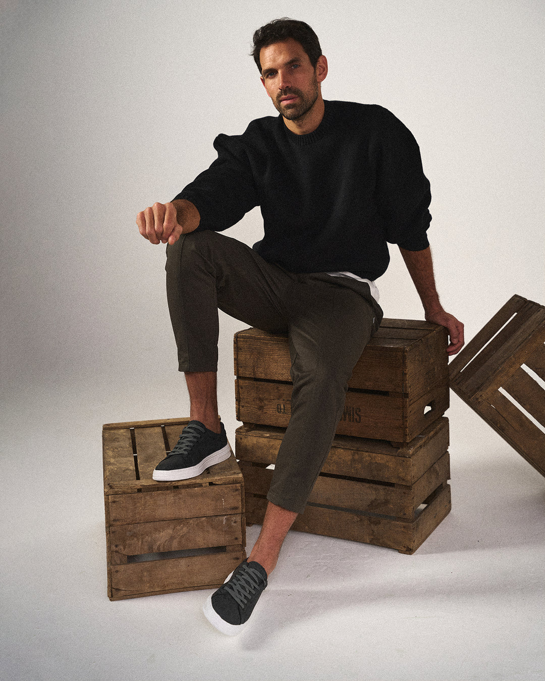 Classic low-top lace-up sneakers with textured upper and contrasting sole