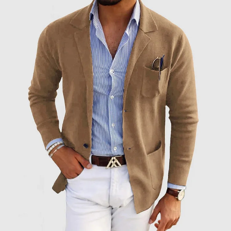 Men's long-sleeve knit blazer with notch lapels, button front and patch pockets