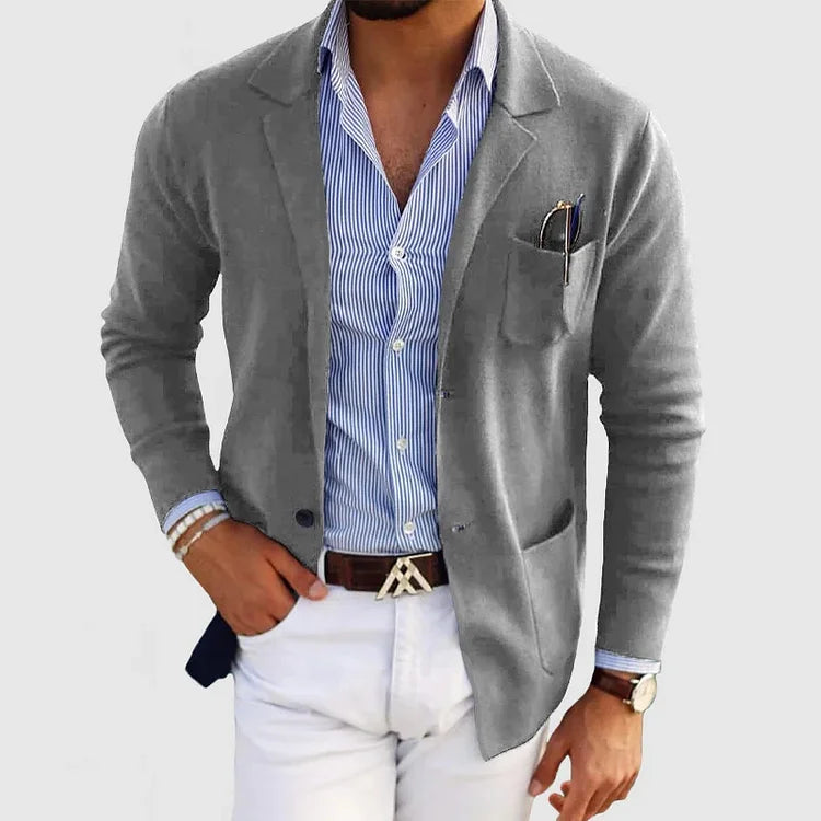Men's long-sleeve knit blazer with notch lapels, button front and patch pockets