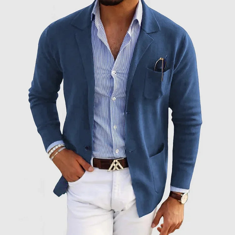 Men's long-sleeve knit blazer with notch lapels, button front and patch pockets