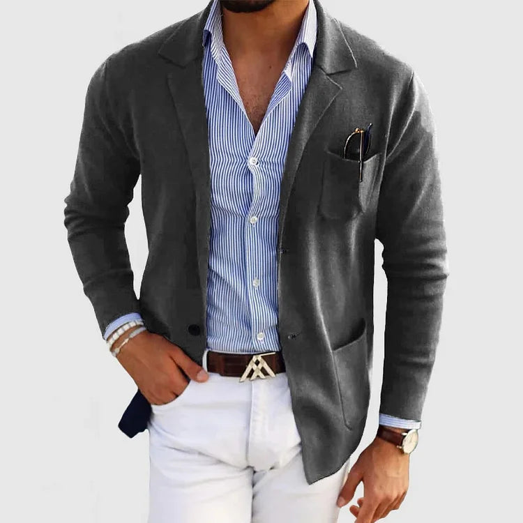 Men's long-sleeve knit blazer with notch lapels, button front and patch pockets
