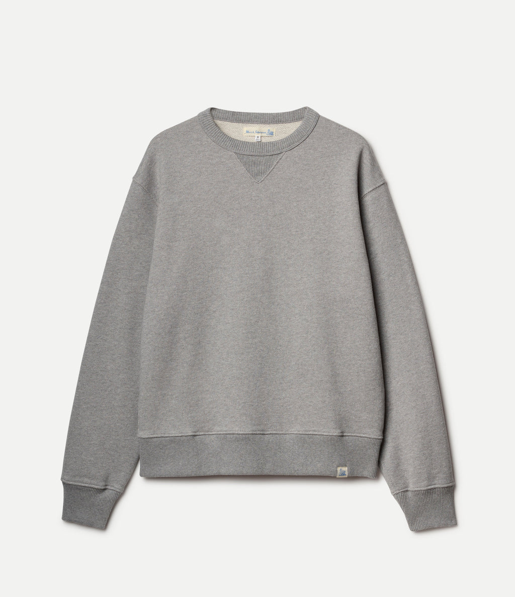 Men's grey crew neck sweatshirt with long sleeves and ribbed trims