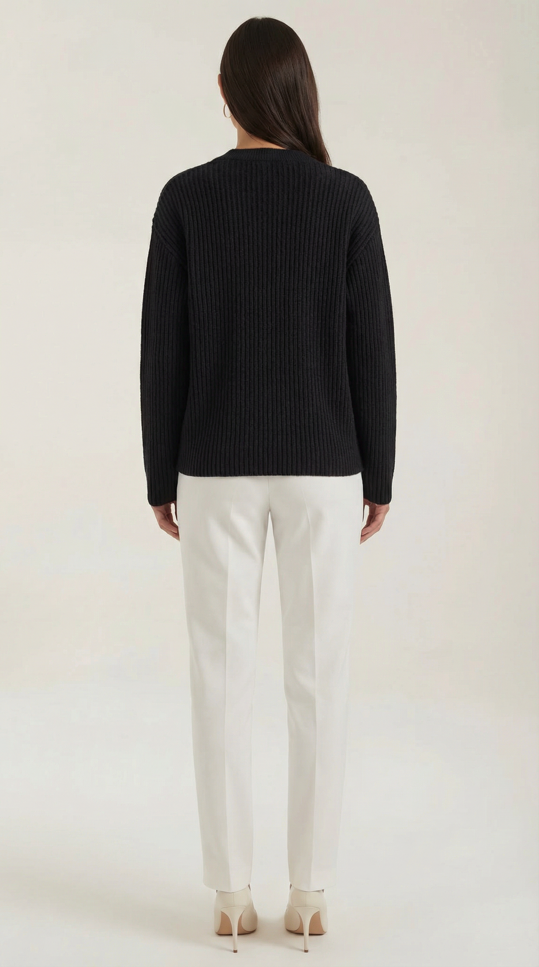 Women's ribbed V-neck cardigan with long sleeves, button front and chest pocket