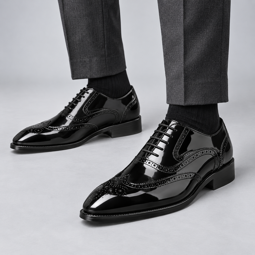 Men's wingtip brogue Oxford shoes with brogue perforations
