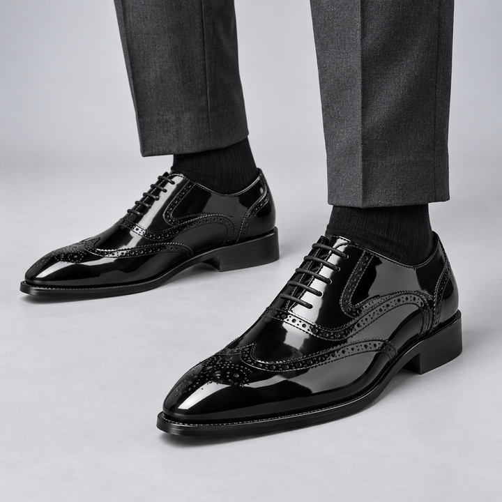 Men's wingtip brogue Oxford shoes with brogue perforations