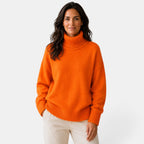 Women's oversized turtleneck jumper with ribbed trims