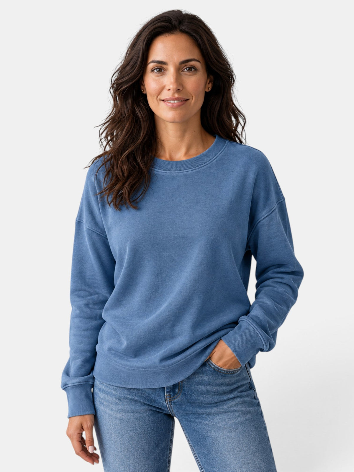 Women's long-sleeved crew neck sweatshirt with ribbed trims