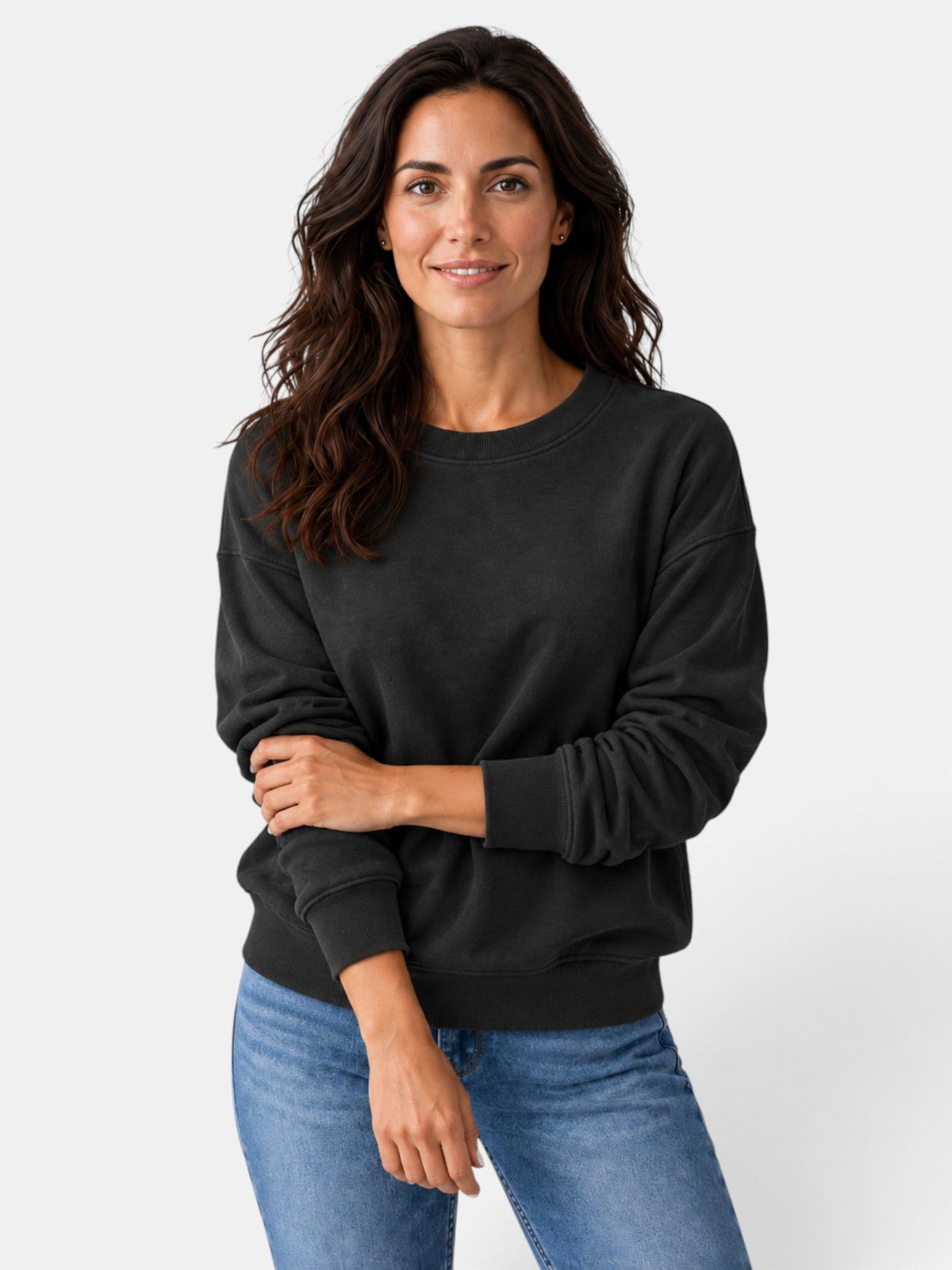Women's long-sleeved crew neck sweatshirt with ribbed trims