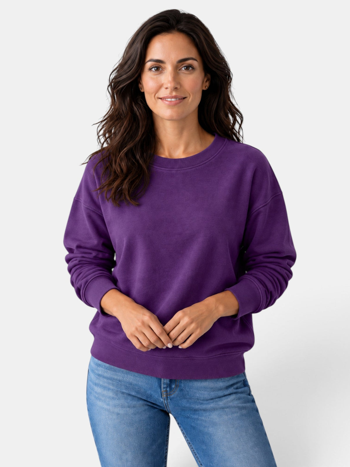 Women's long-sleeved crew neck sweatshirt with ribbed trims