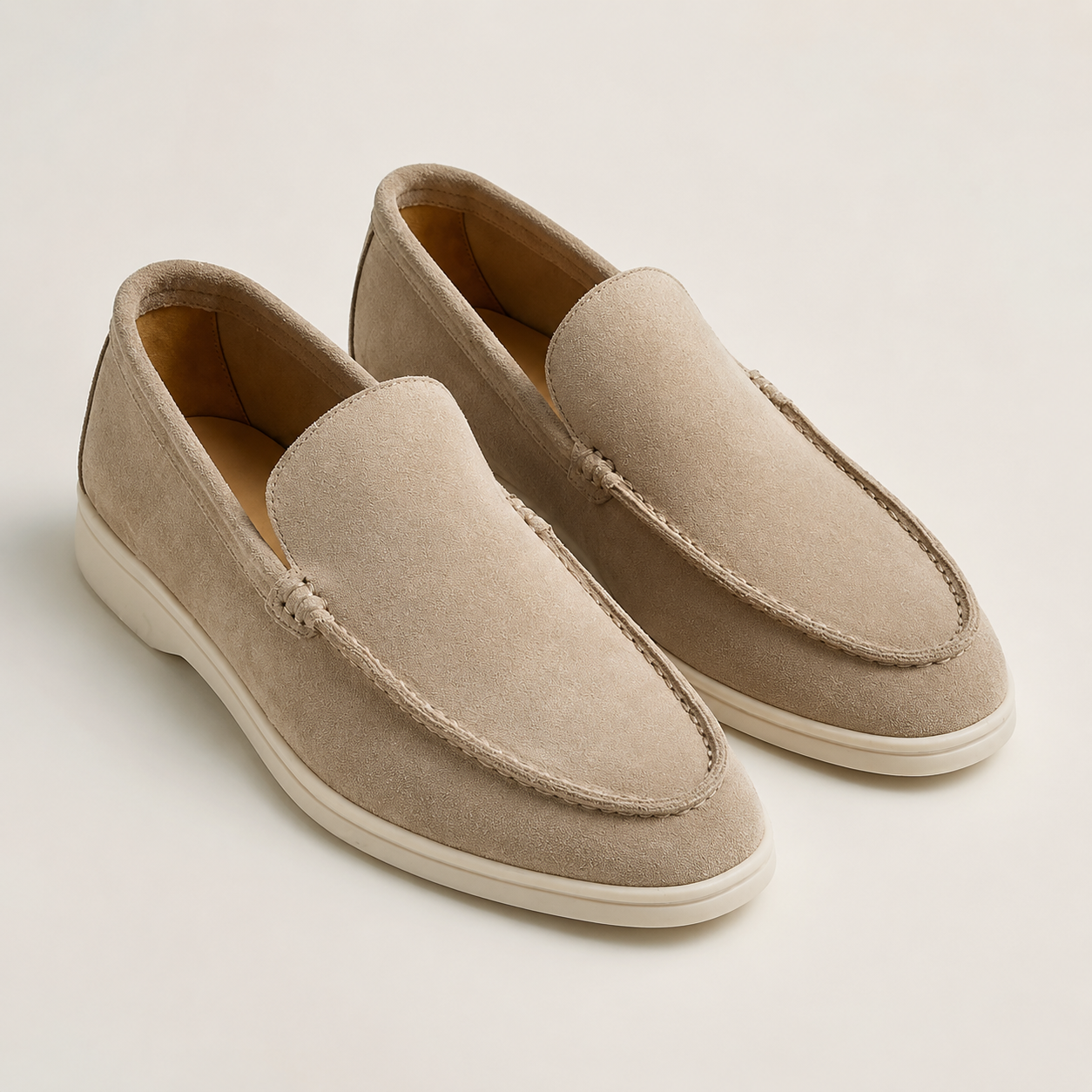 Men's round toe slip-on loafers with contrast soles
