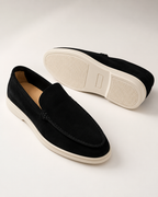 Men's round toe slip-on loafers with contrast soles