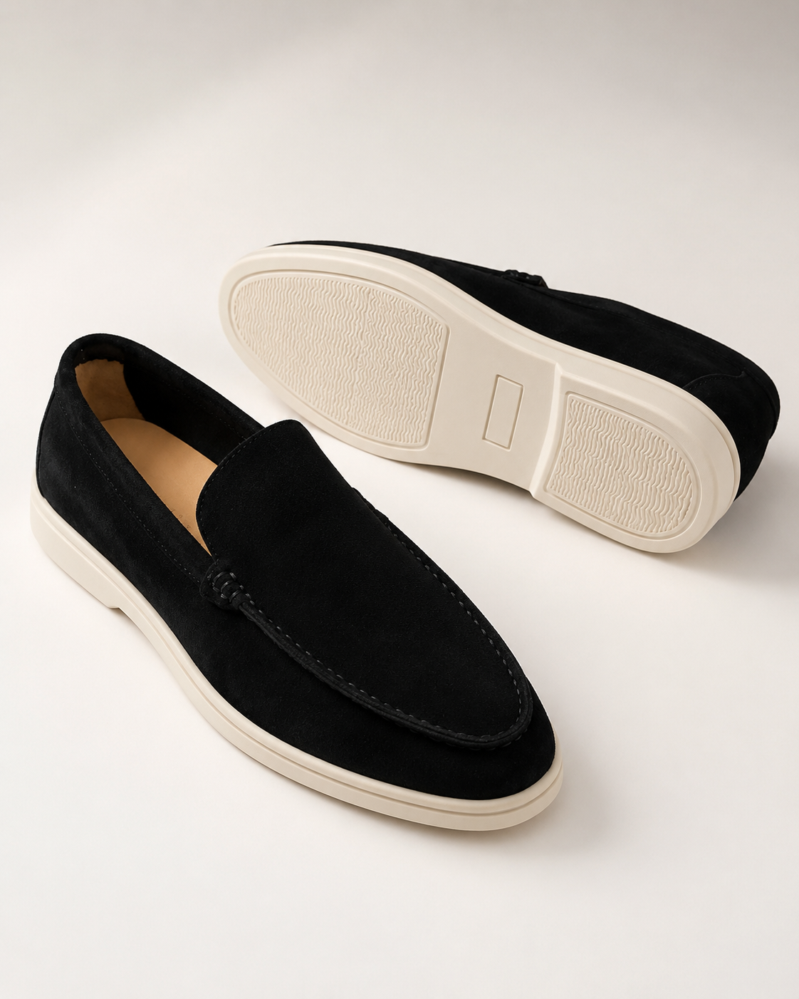 Men's round toe slip-on loafers with contrast soles