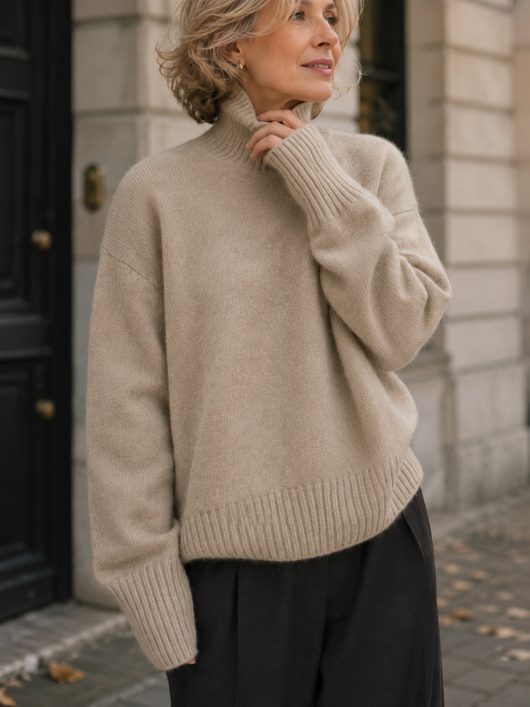 Women's plain turtleneck jumper with long sleeves and ribbed trims