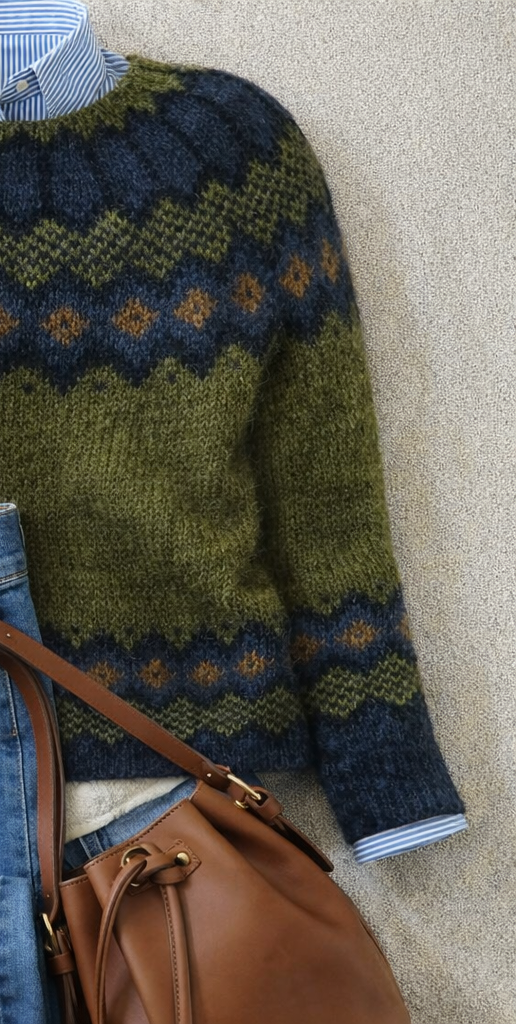 Green Nordic pattern knit jumper with crew neck and long sleeves