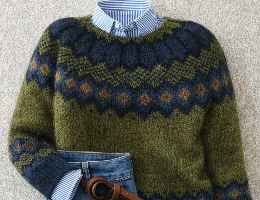 Green Nordic pattern knit jumper with crew neck and long sleeves