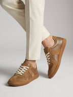 cognacbrune_retro_sneakers_i_ruskind_og_laeder_til_maend