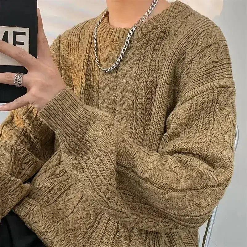 Men's cable-knit crew-neck jumper with long sleeves and ribbed trims