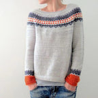 Women's knitted jumper with round neck, long sleeves and patterned horizontal stripes