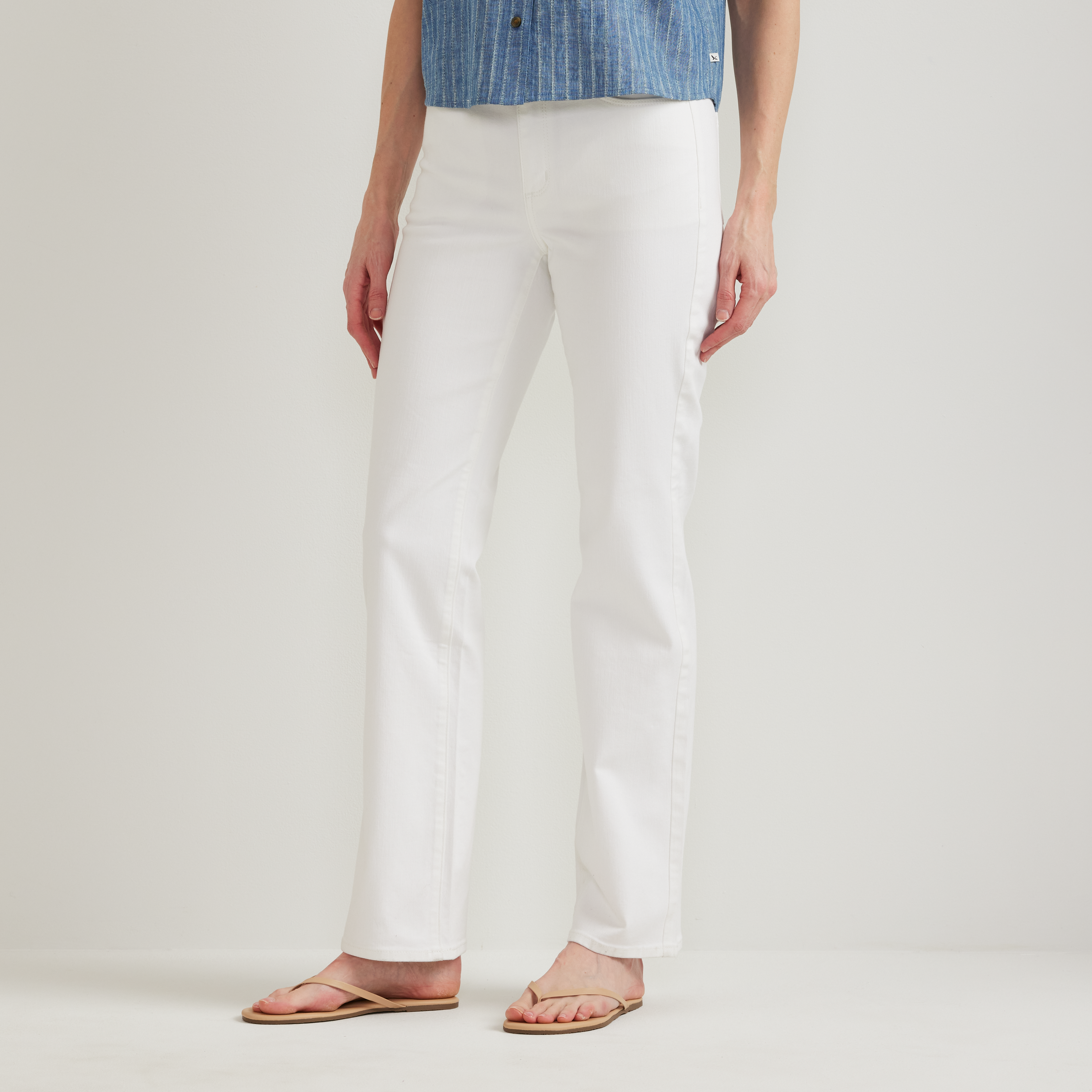 Women's high-rise bootcut jeans with five-pocket design