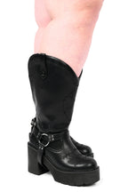 dsc_1756-barbedwire_boots