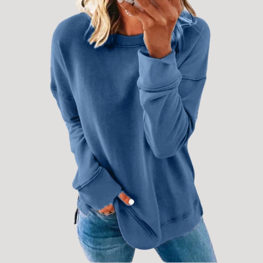 Women's oversized plain long-sleeve sweater with crew neckline and curved hem