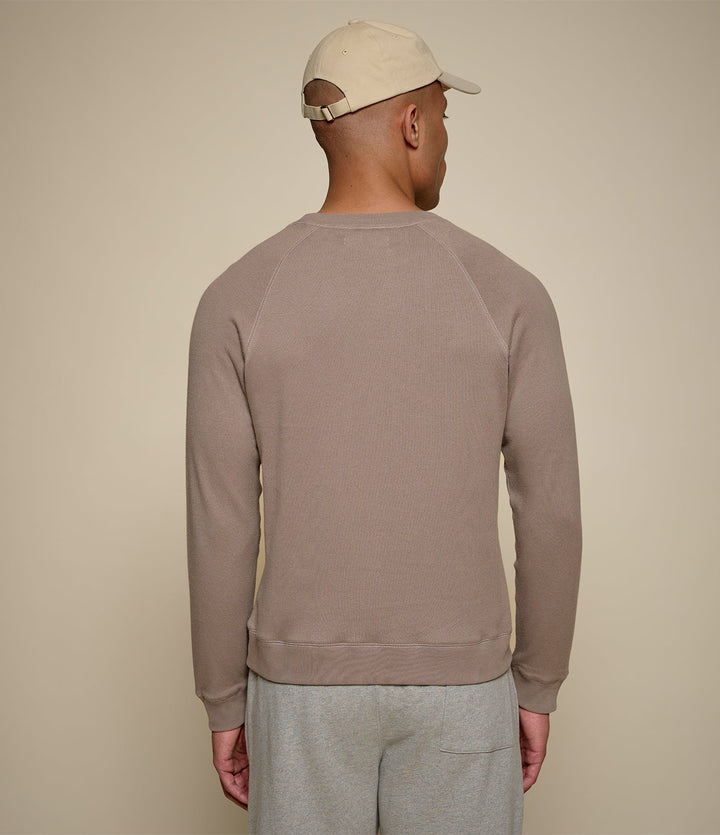 Taupe men's raglan sweatshirt with crew neck and ribbed trims