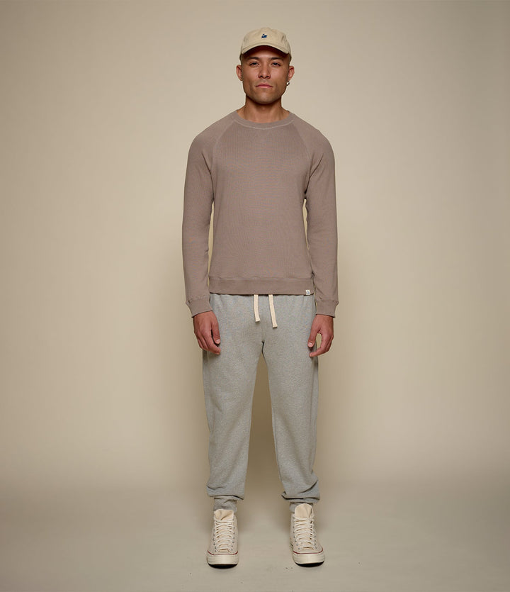 Taupe men's raglan sweatshirt with crew neck and ribbed trims