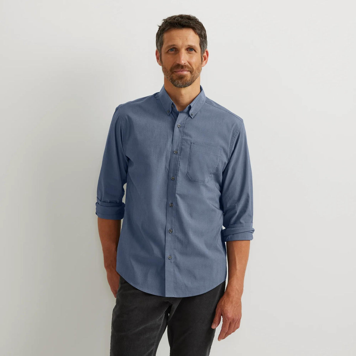 Men's checked long-sleeve shirt with button-down collar and chest pocket